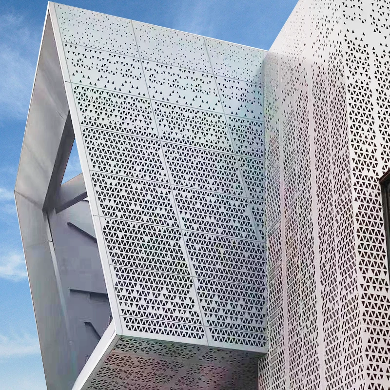 Hliníkový fasádny nástenný panel